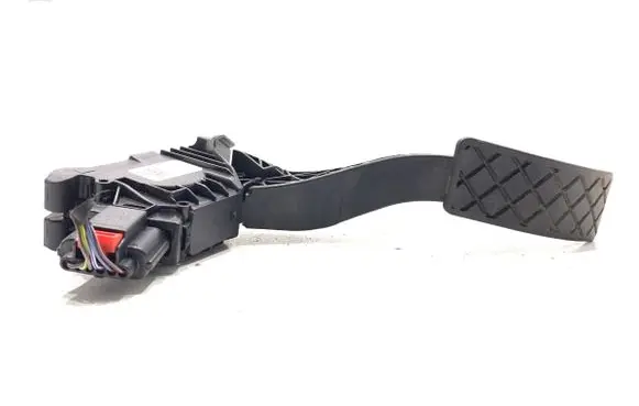 Volkswagen Golf VII Accelerator throttle pedal 5Q1723503K