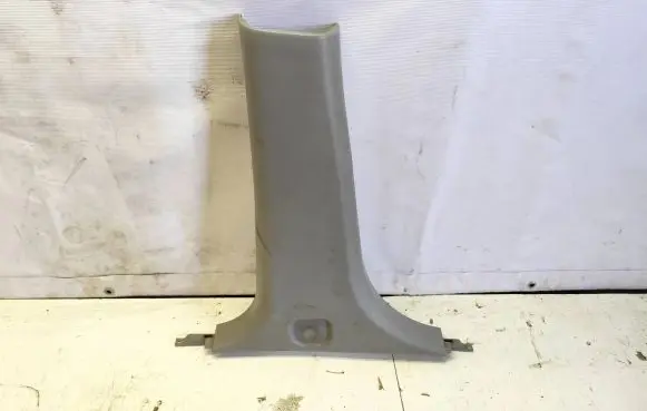 KIA Sorento (B) pillar trim (bottom) 858303E000