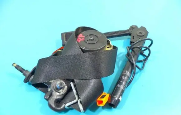 Ford C-MAX I Front seatbelt 3M51-R61208-AD IMPRK1198061