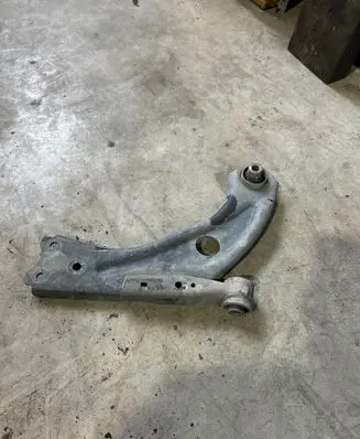Front lower control arm/wishbone