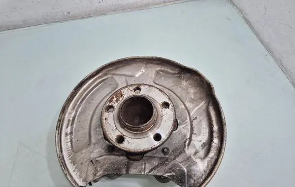 Volvo S60 Rear wheel hub 