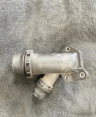 BMW 5 E60 E61 Engine coolant pipe/hose 11122247744
