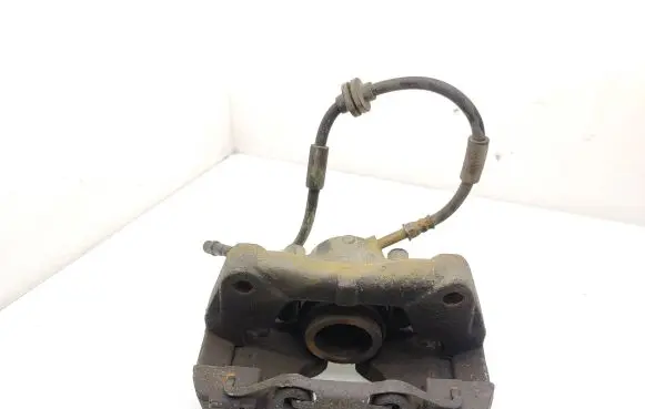 Volkswagen Transporter - Caravelle T5 Front brake caliper 7H0106E