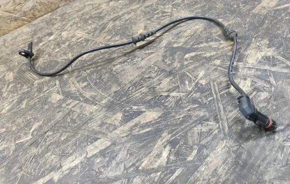 Mercedes-Benz A W169 ABS brake wheel speed sensor A1695401417