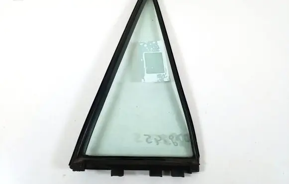 Toyota Corolla Verso E121 Rear vent window glass 68123-13260