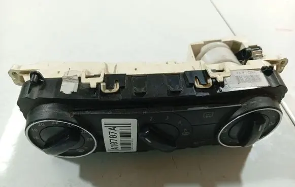 Mercedes-Benz B W245 Climate control unit A1698301385