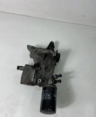 Oil filter mounting bracket