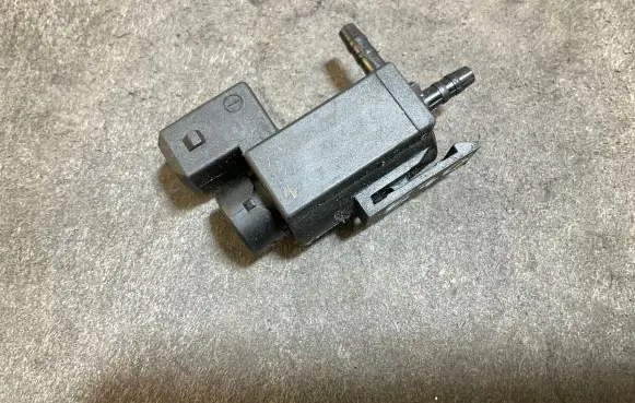 BMW X5 E70 Turbo solenoid valve 70231800 09T343 7810831
