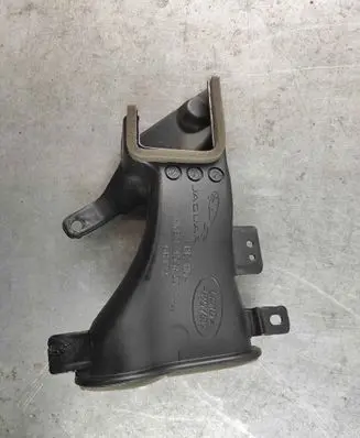 Jaguar F-Pace Cabin air duct channel T4A7536