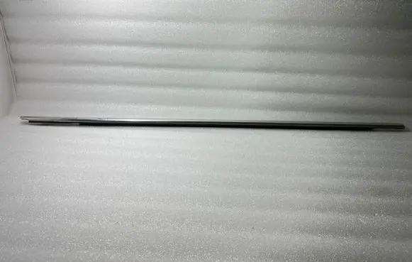 Volkswagen PASSAT B7 Front door glass trim molding 3AA837476A