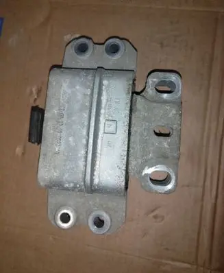 Skoda Superb B6 (3T) Engine mount bracket 1K0199555