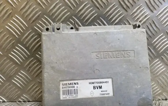 Renault Megane I Engine control unit/module 7700874461