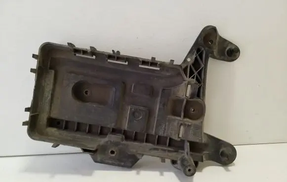 Volkswagen PASSAT B6 Battery tray 1K0915333C