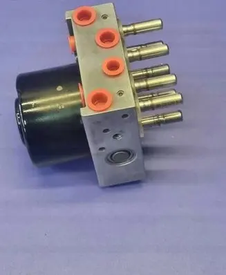 Ford Fiesta ABS Pump 4S612M110CC