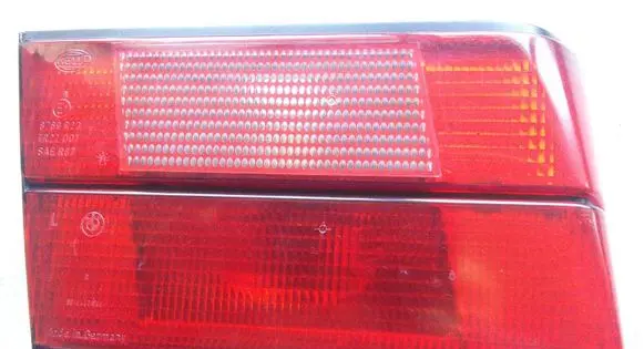 Tailgate rear/tail lights