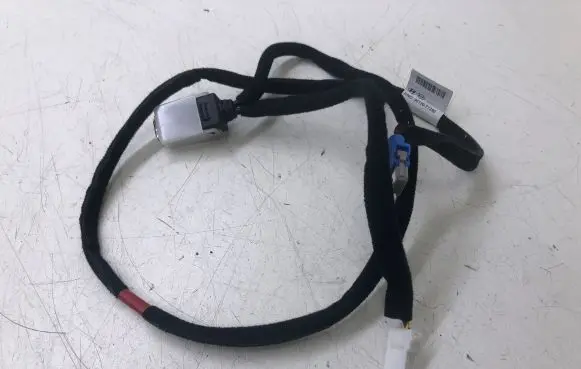 Hyundai i20 (BC3 BI3) USB socket connector 96120T7250