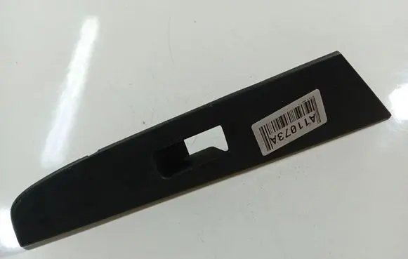 Mazda 3 I Front door window switch trim BP4K5581J