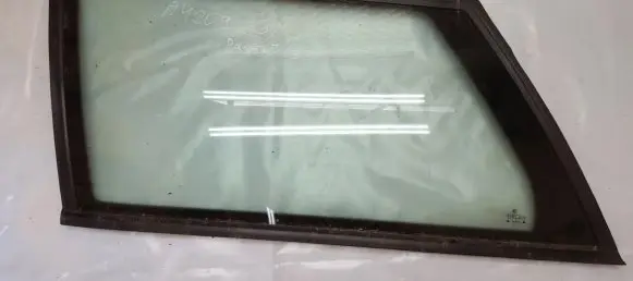 Volkswagen PASSAT B4 Rear side window