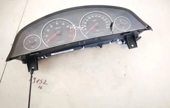 Opel Signum Speedometer (instrument cluster) 13136725hn