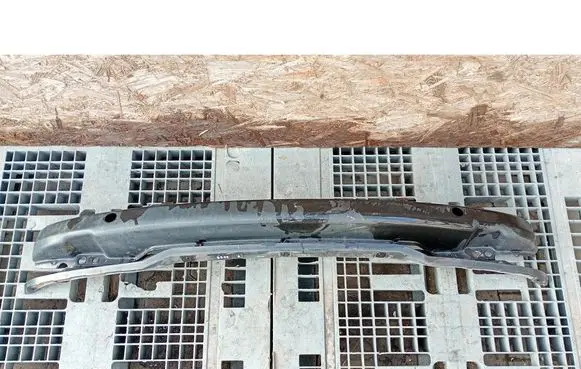 Skoda Octavia Mk1 (1U) Front bumper support beam 1U0805499