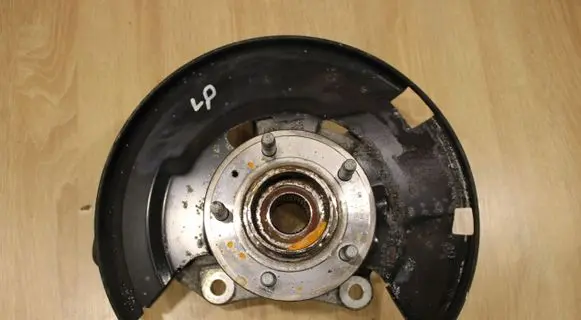 Opel Astra J Front wheel hub