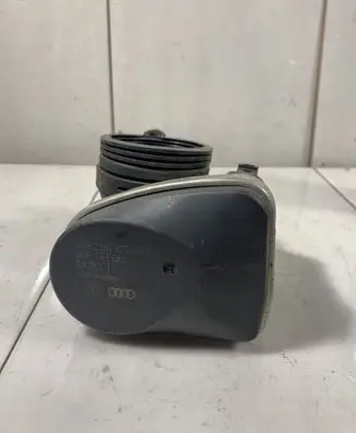 Audi A4 S4 B6 8E 8H Throttle valve 06F133062