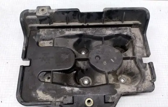 Volkswagen Golf IV Battery tray 1J0915333A