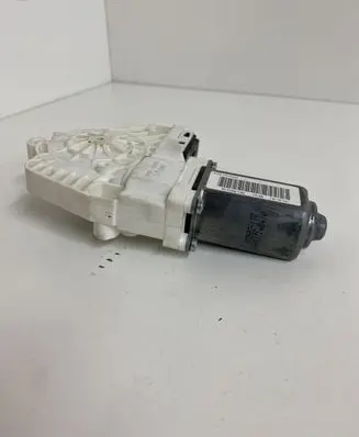 Land Rover Discovery 4 - LR4 Front door window regulator motor AH2215B553AA