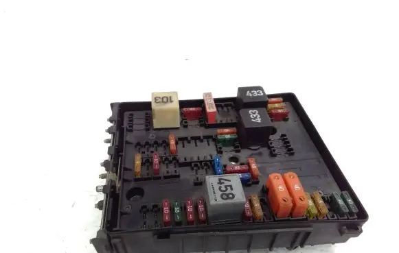 Volkswagen Caddy Fuse module 1K0937124K L2K000087 2K1937535