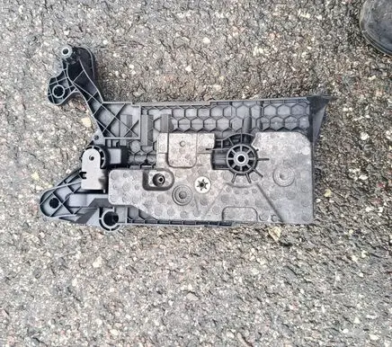 Volkswagen Golf VII Battery tray 5Q0915321J 5Q0915331K