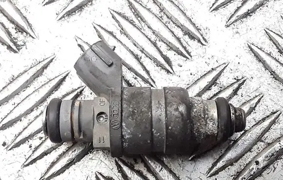 Audi A3 S3 8P Fuel injector 06a906031bt