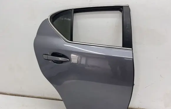 Lexus CT 200H Rear door 
