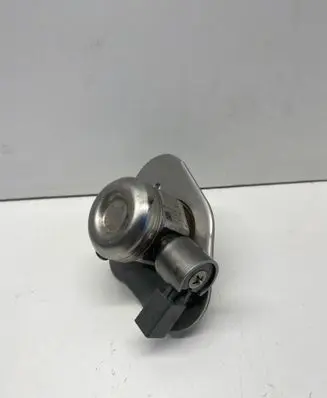 BMW 3 E90 E91 Fuel injection high pressure pump 756247306 1000232076 0261520041