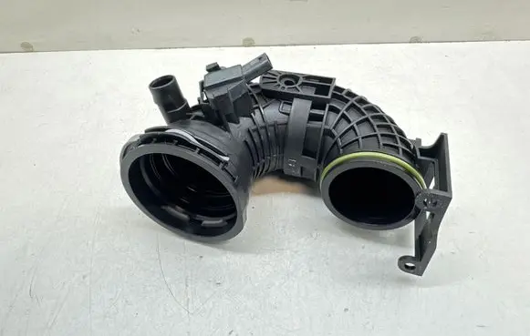 Ford Transit - Tourneo Connect Turbo air intake inlet pipe/hose 04E145641
