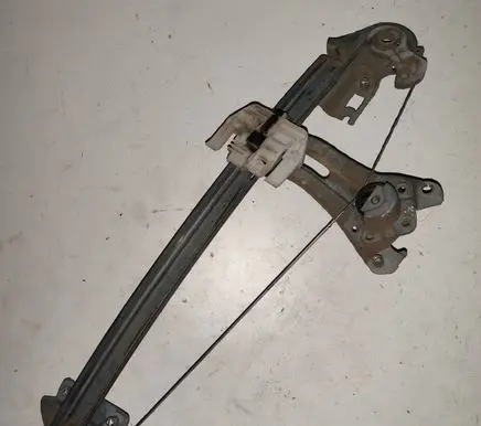 Rear door manual window regulator