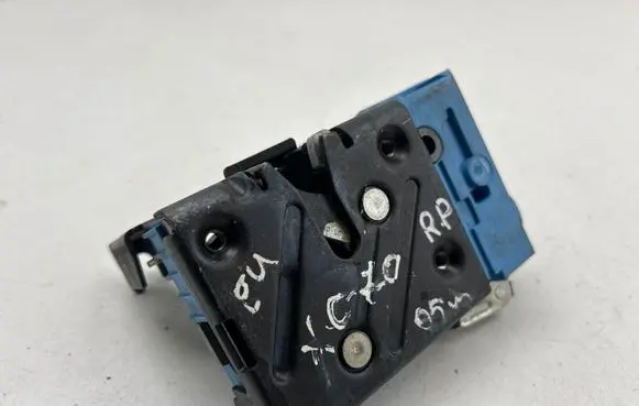 Volvo XC70 Front door lock