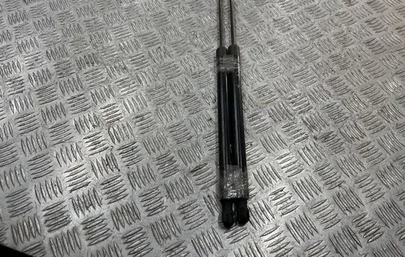 Volkswagen Golf VII Tailgate/trunk strut/damper 5G6827550C