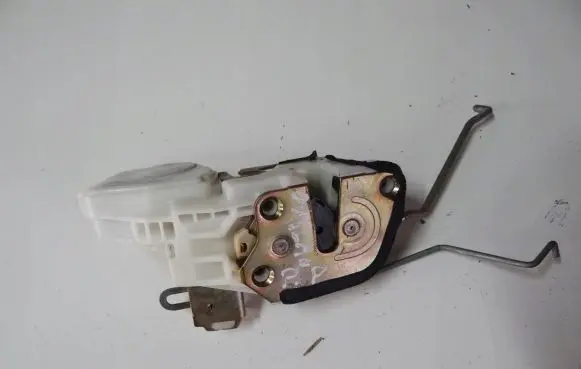 Mitsubishi Outlander Front door lock 758743