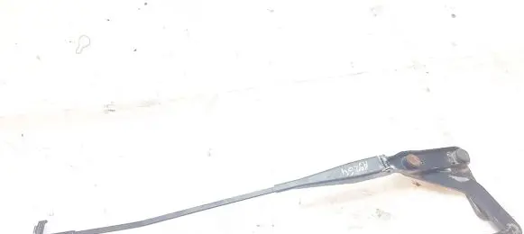 Front wiper blade arm