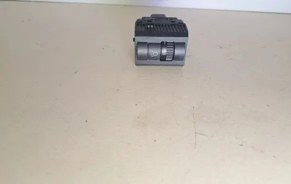 Volkswagen Polo IV 9N3 Headlight level height control switch 6Q0941333B