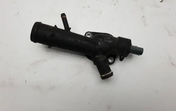 Volkswagen PASSAT B6 Thermostat housing 03L121131F