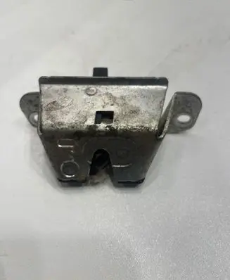 Toyota Aygo AB10 Tailgate/trunk/boot lock/catch/latch 693500H010 0506