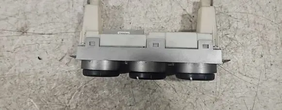 Nissan X-Trail T30 Climate control unit 27500EQ410 C4Y09 A0200018A04002