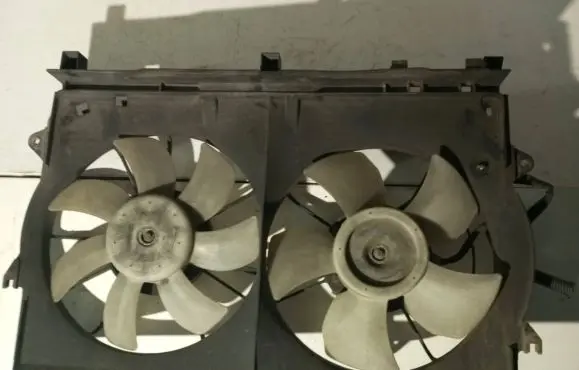 Toyota Avensis T250 Fan set 1227508403 223508402