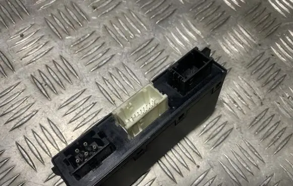 BMW 5 E39 Door control unit/module 05071754 110187 61356904251