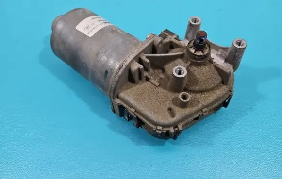 Renault Trafic III (X82) Wiper motor 0390243508 IMPRK1370196