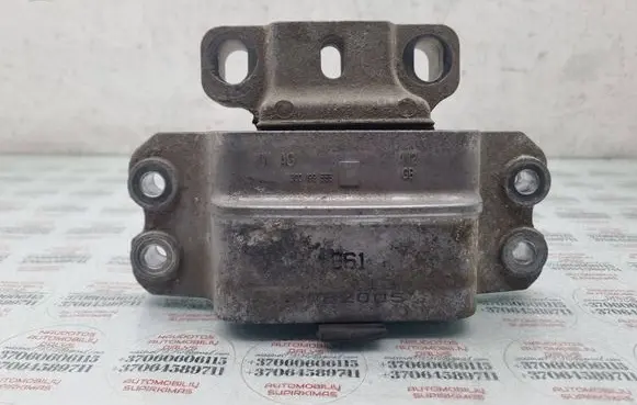 Volkswagen PASSAT B6 Gearbox mount 3C0199555P