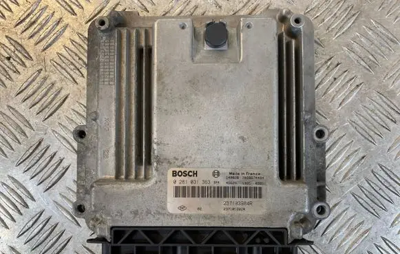 Opel Vivaro Engine control unit/module 237103984R 237105202R 0281031363