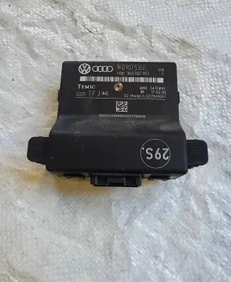 Volkswagen Golf Plus Gateway control module 1K0907951