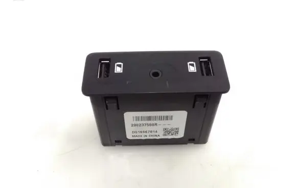 Renault Megane IV USB socket connector 280237588R 16967814